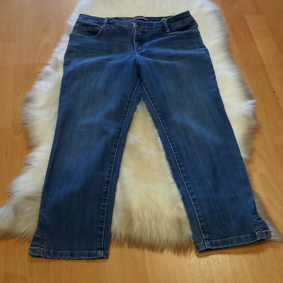 Gloria Vanderbilt Crop Jeans⦠- Picture 8 of 12